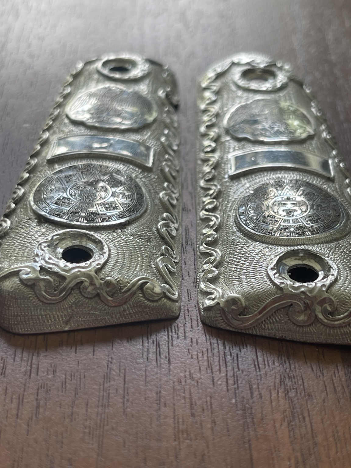 Handmade Pure Silver Mexican Eagle & Aztec Calendar 1911 Grips · PM-002 — angle 4