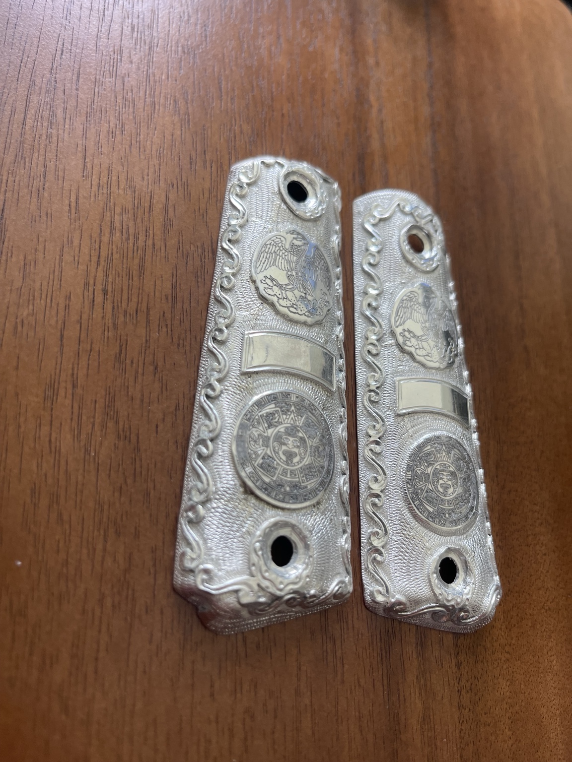 Handmade Pure Silver Mexican Eagle & Aztec Calendar 1911 Grips · PM-002 — angle 2