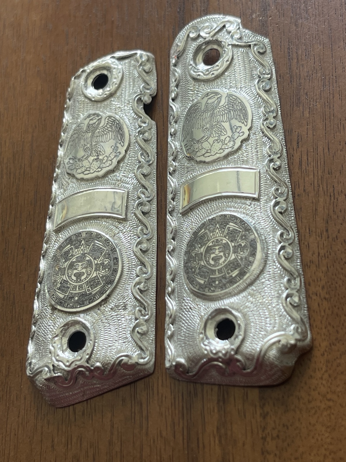 Handmade Pure Silver Mexican Eagle & Aztec Calendar 1911 Grips · PM-002 — angle 3