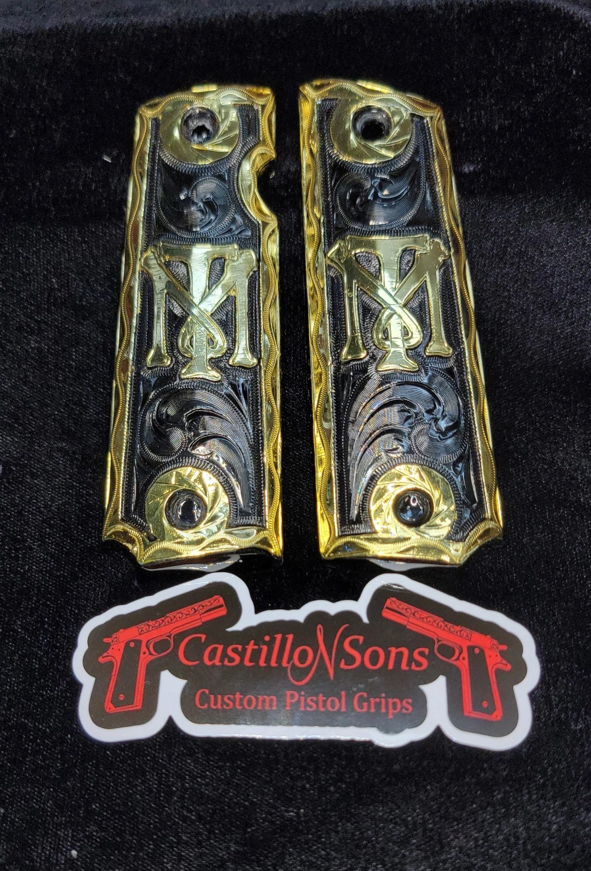 Black and gold two-tone custom 1911 grips